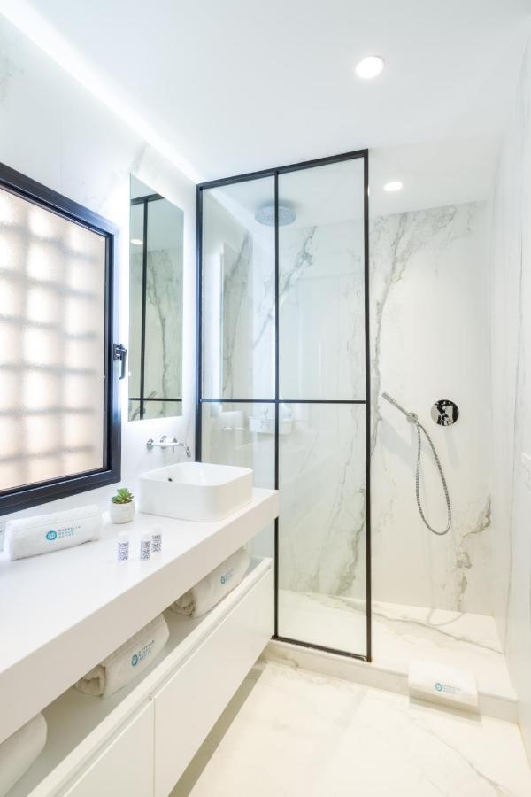 Marbella Banus Suites - Lily Playas Del Duque Banus Beach Apartment Екстериор снимка