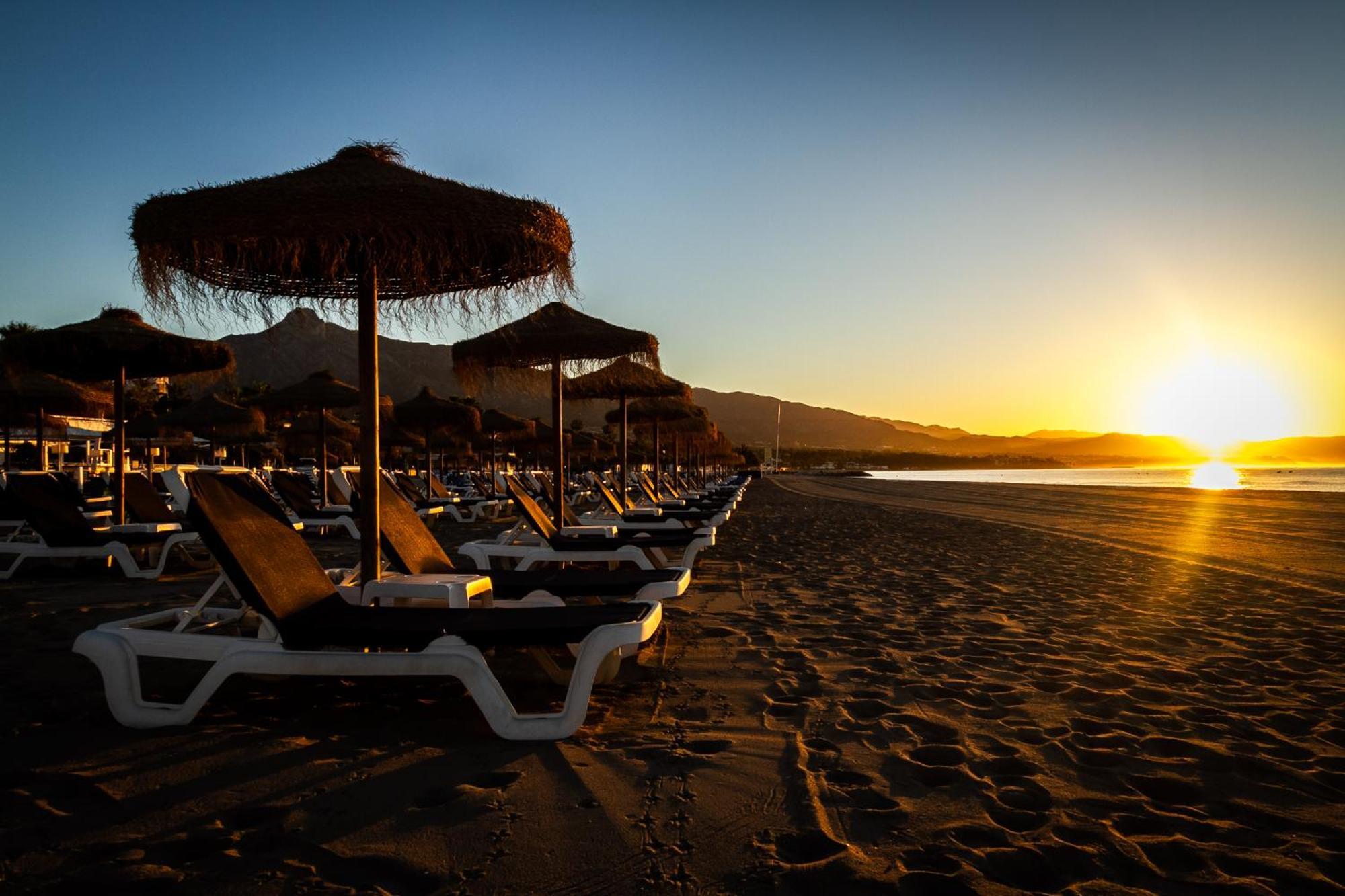 Marbella Banus Suites - Lily Playas Del Duque Banus Beach Apartment Екстериор снимка
