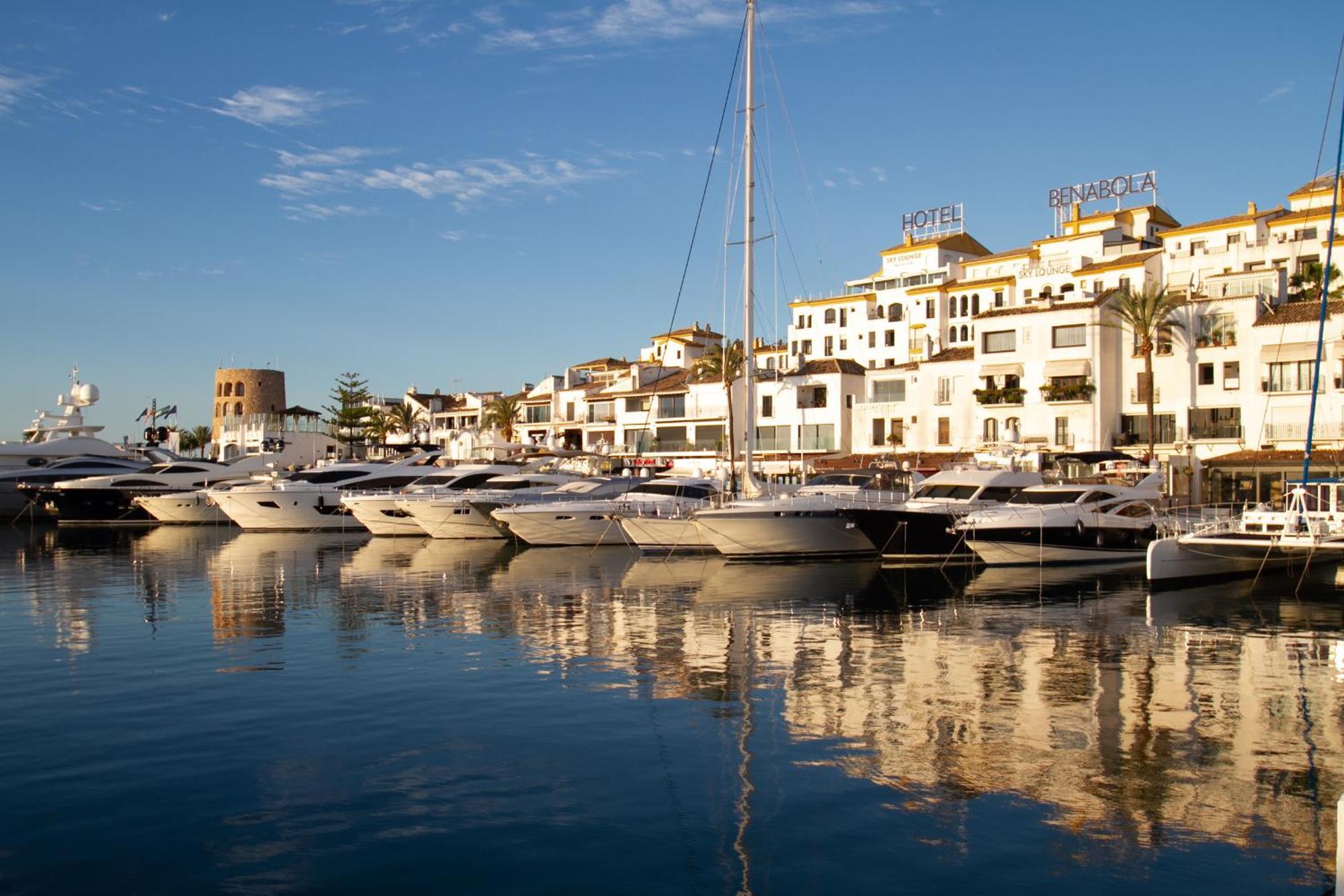 Marbella Banus Suites - Lily Playas Del Duque Banus Beach Apartment Екстериор снимка