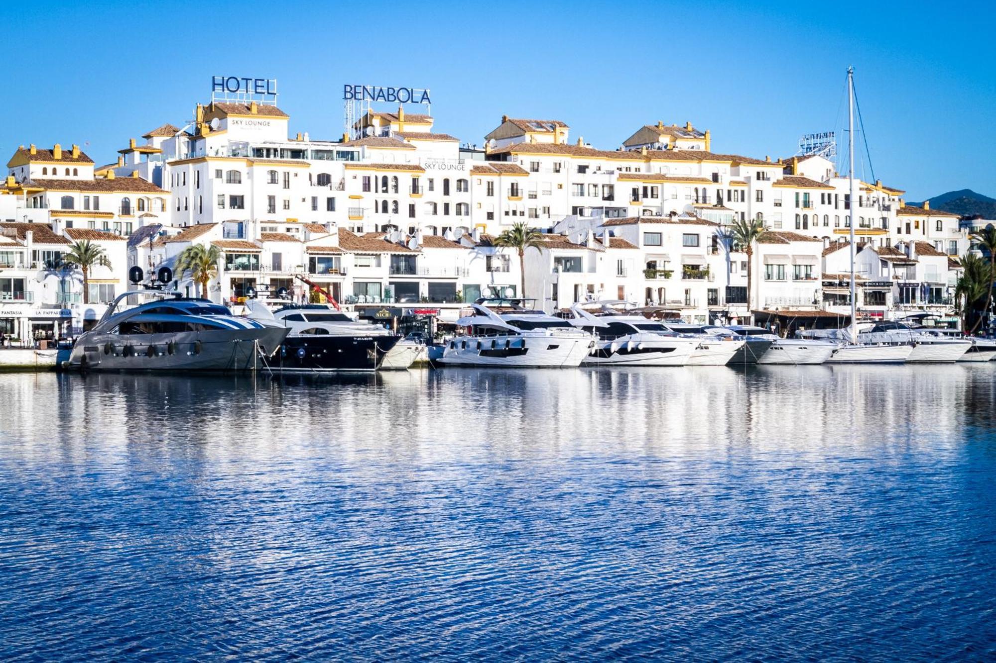 Marbella Banus Suites - Lily Playas Del Duque Banus Beach Apartment Екстериор снимка