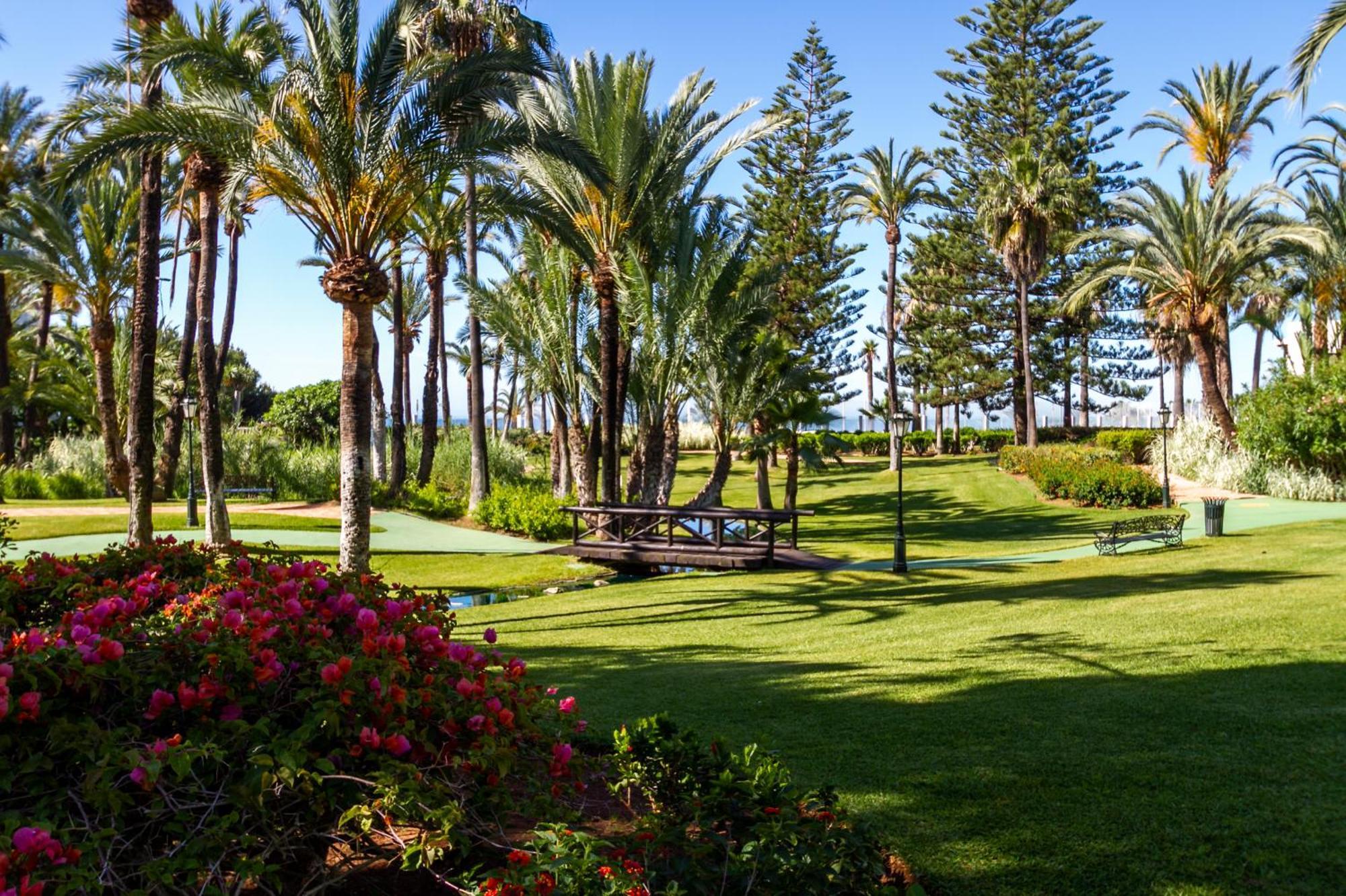 Marbella Banus Suites - Lily Playas Del Duque Banus Beach Apartment Екстериор снимка