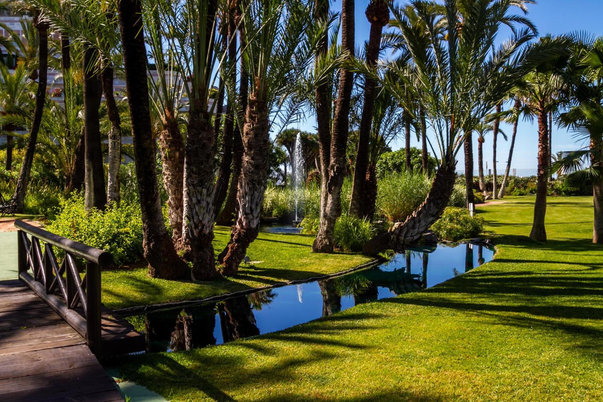 Marbella Banus Suites - Lily Playas Del Duque Banus Beach Apartment Екстериор снимка